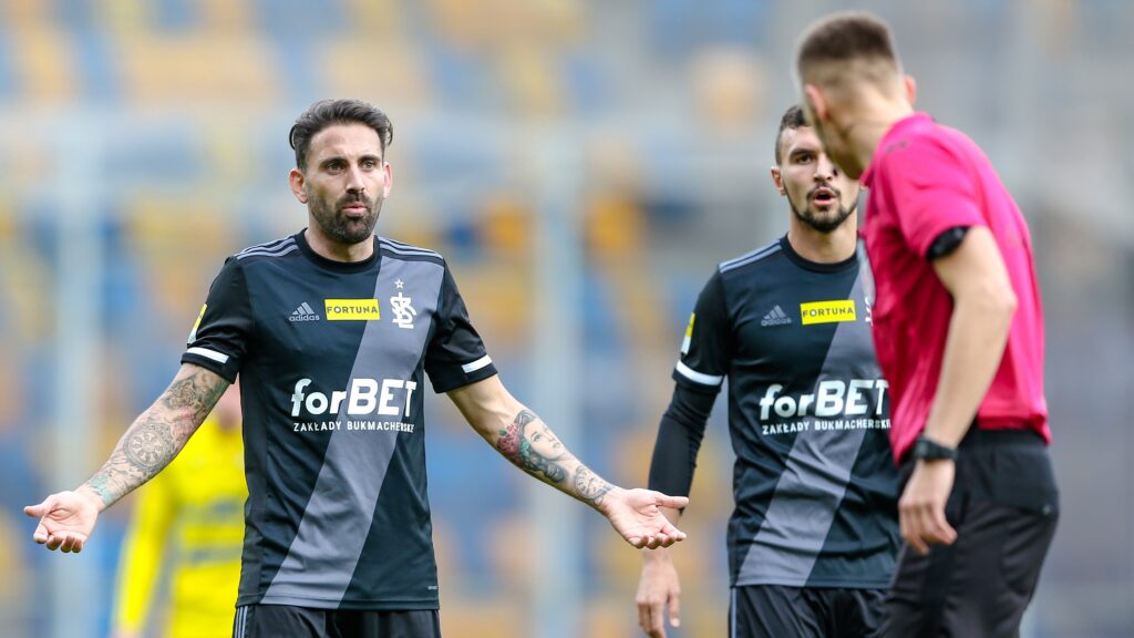 Mecz z Koroną sędziuje Jacek Małyszek