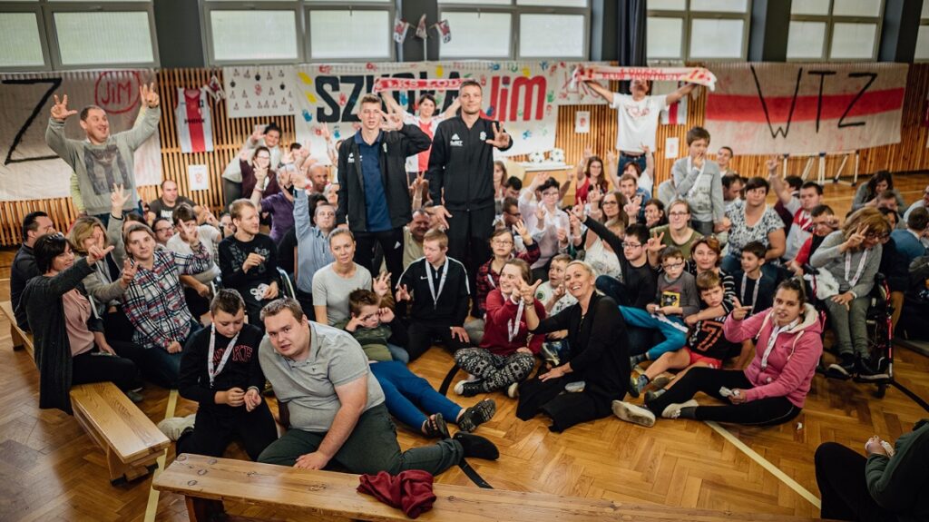 Zawodnicy ŁKS odwiedzili Fundację JiM