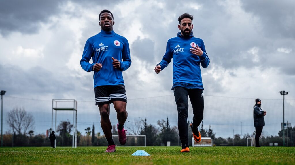 Halo, tu Side. Nie zwalniają tempa