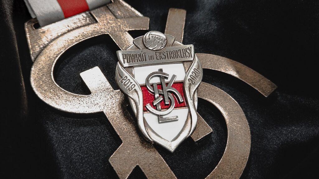 Specjalne odznaki z okazji awansu do PKO Ekstraklasy