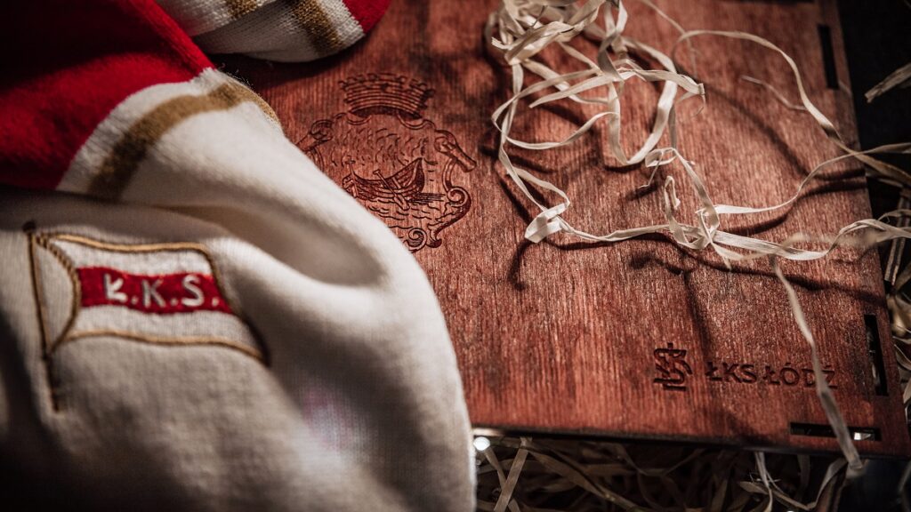 10 najlepszych prezentów dla ełkaesiaka. Świąteczna oferta sklepu ŁKS