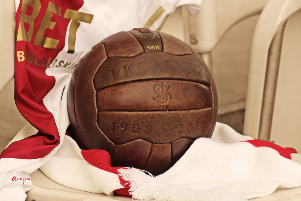 110 unikalnych piłek na 110-lecie ŁKS-u