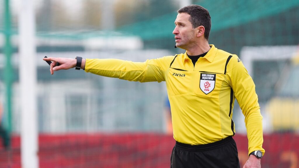 Sebastian Jarzębak sędzią meczu derbowego
