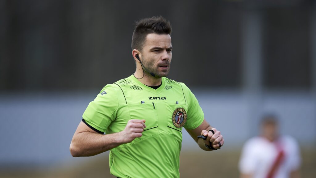 Sebastian Krasny sędzią meczu z Arką Gdynia