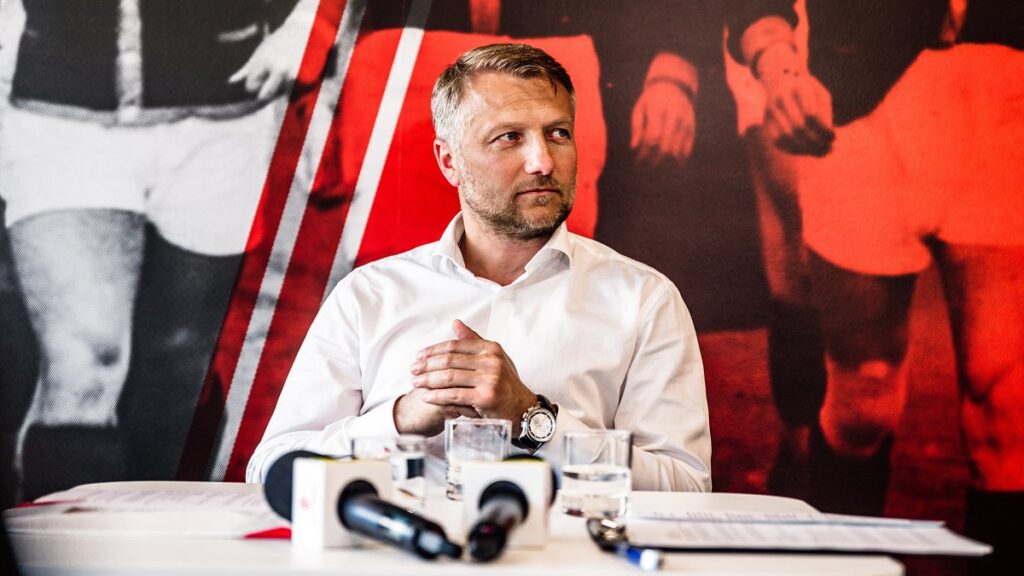 Prezes i trener odpowiedzą na Wasze pytania