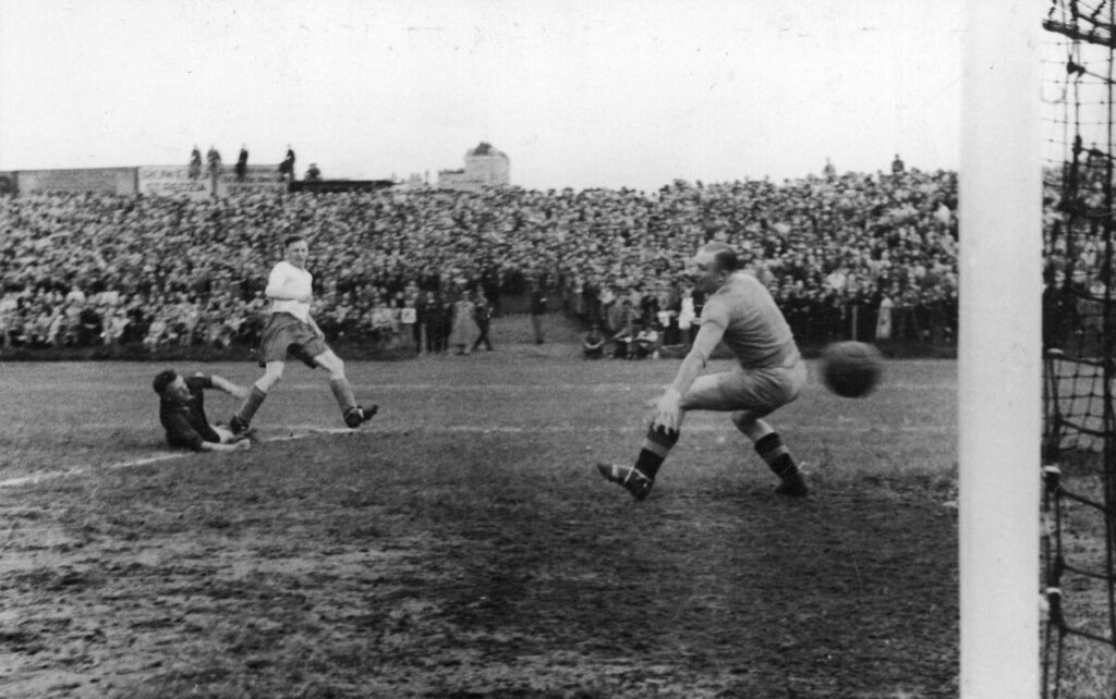 10 meczów „biało-czerwonych” na stadionie ŁKS