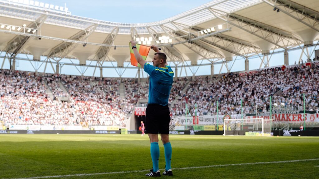 Mateusz Piszczelok sędziuje na inaugurację