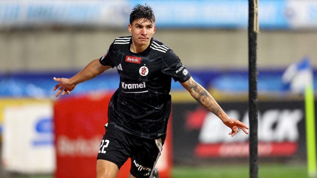 Dwóch kadrowiczów z pierwszej drużyny