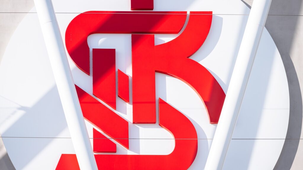 Okładka artykułu - Strategia rozwoju ŁKS. Od stabilizacji finansowej po relacje z kibicami