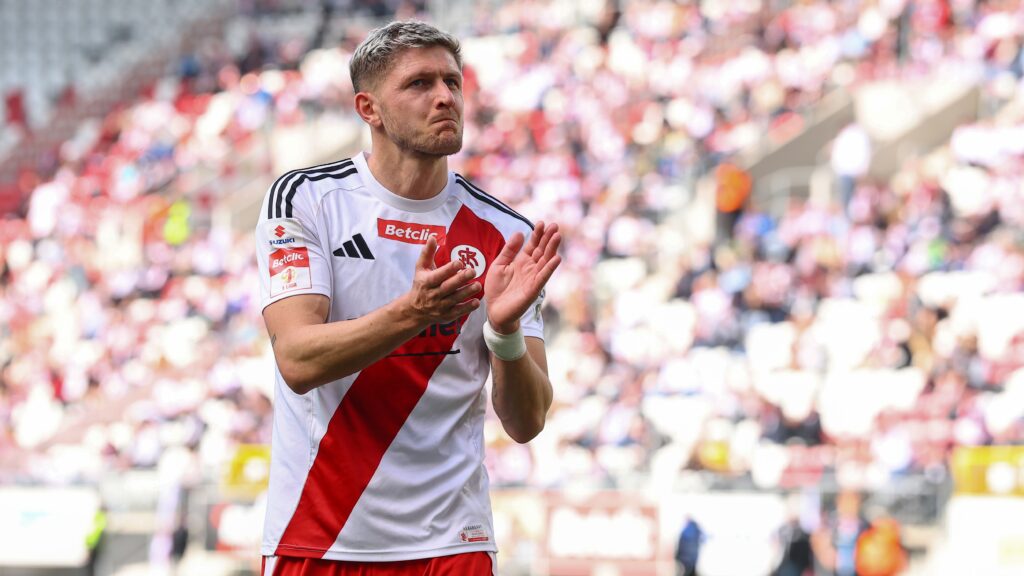 Okładka artykułu - Fabian Piasecki nominowany do nagrody Betclic Piłkarza Miesiąca