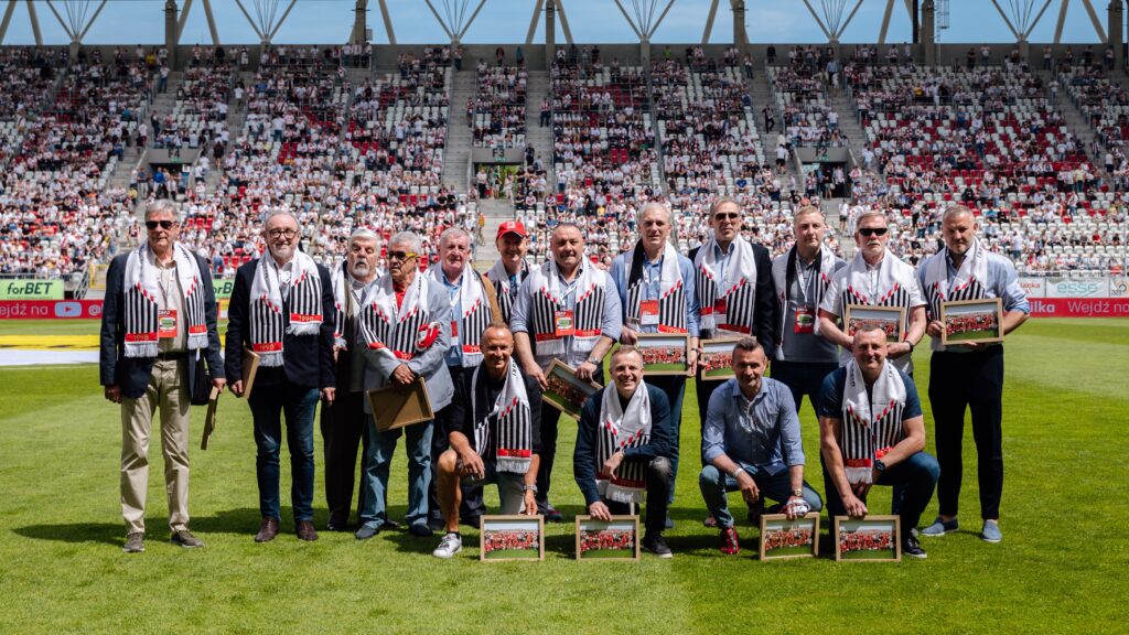 Okładka artykułu - Spotkaj mistrzów z 1998. Premiera koszulki we wtorek w U2 ŁKS Store