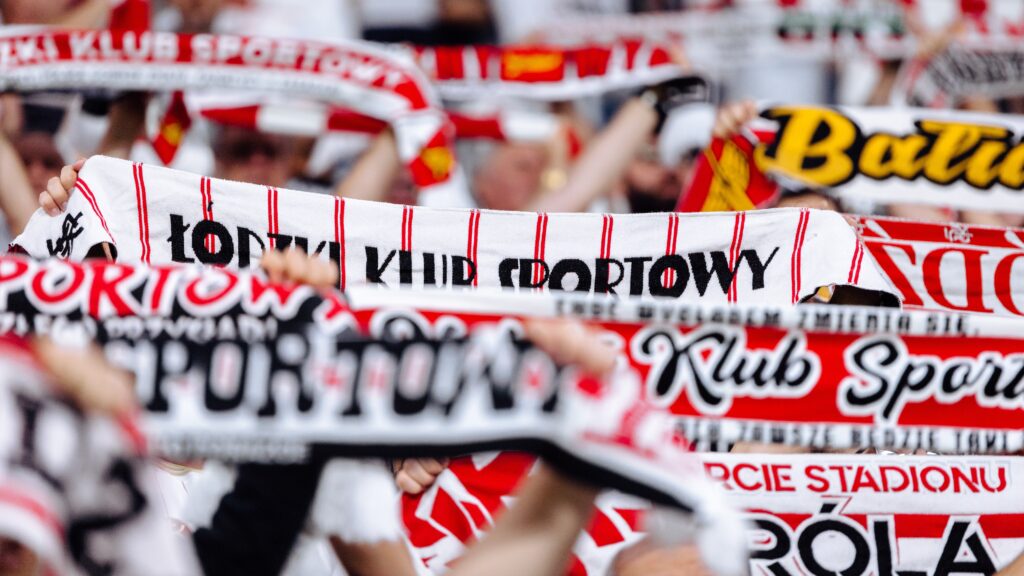 Okładka artykułu - Betclic 1 Liga pyta kibiców o zdanie. Twój głos ma znaczenie