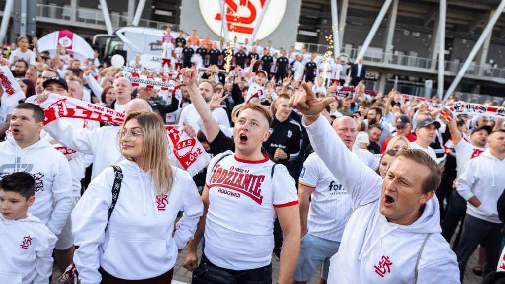 Okładka artykułu - W domu! | Prezentacja drużyny przed 2026/2027